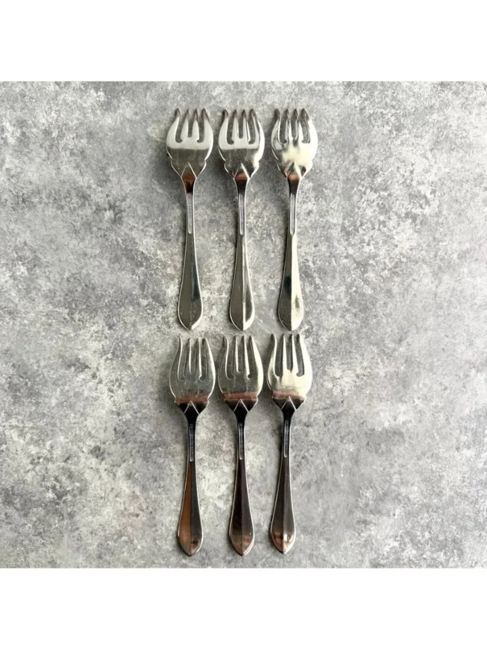 Reed & Barton Jamestown Stainless Flatware Set of 6 Salad Forks 6 1/4